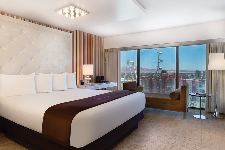 Go Room with King Bed and Attraction View