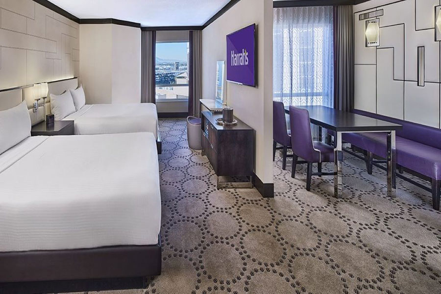 Studio with Two Queen Beds