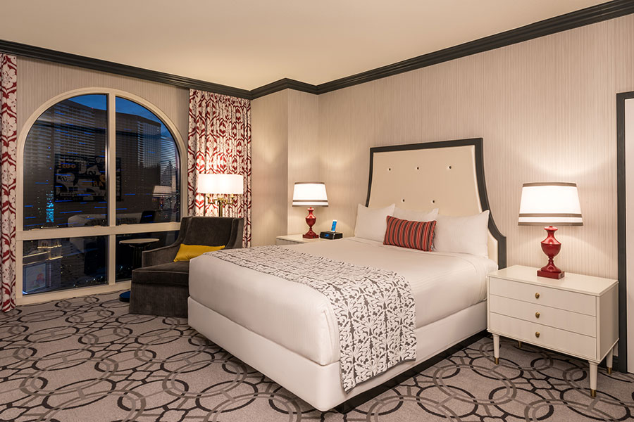 Bordeaux Room with King Bed