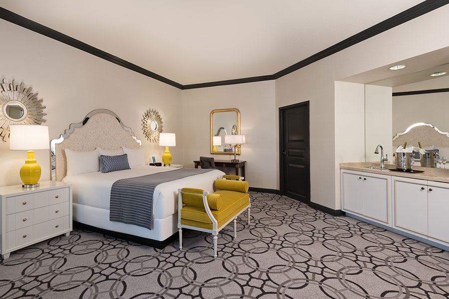 Elegant Suite with King Bed