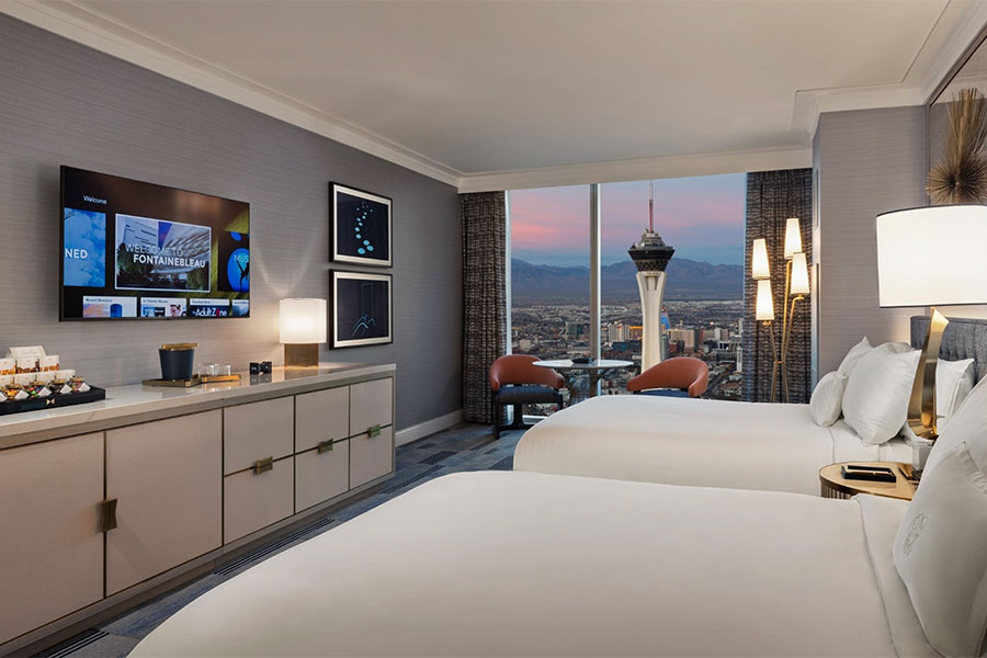 Gold Room with Two Queen Beds and Mountain Great View