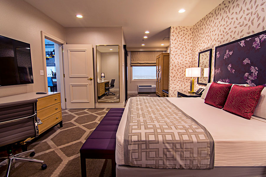 Executive Suite with King Bed